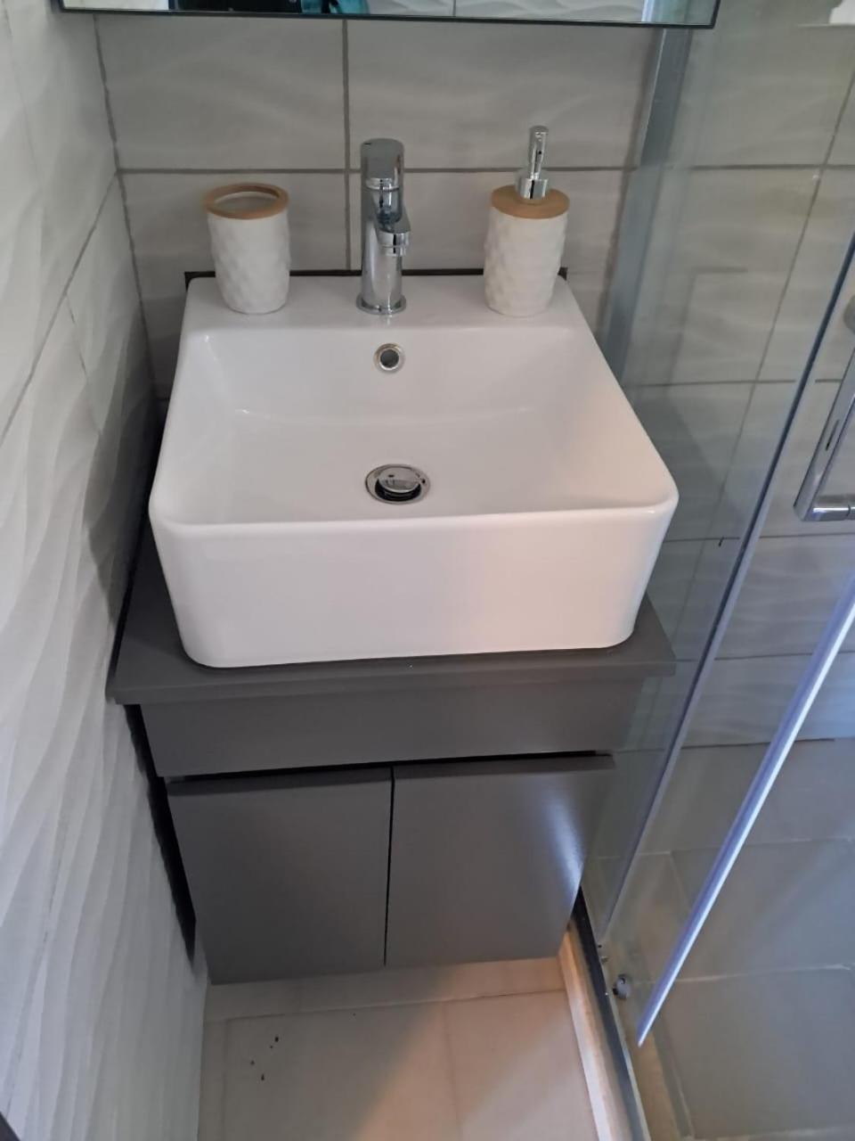 Erodios Apartments Каливес Екстериор снимка
