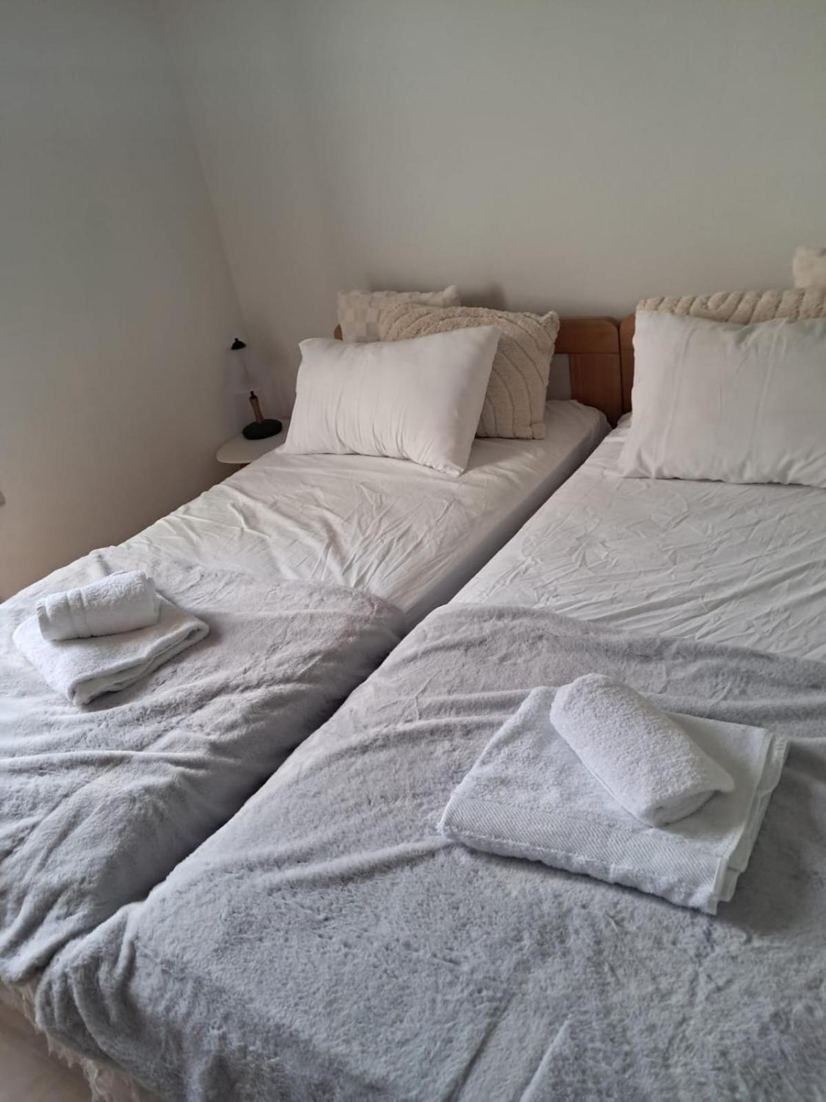 Erodios Apartments Каливес Екстериор снимка