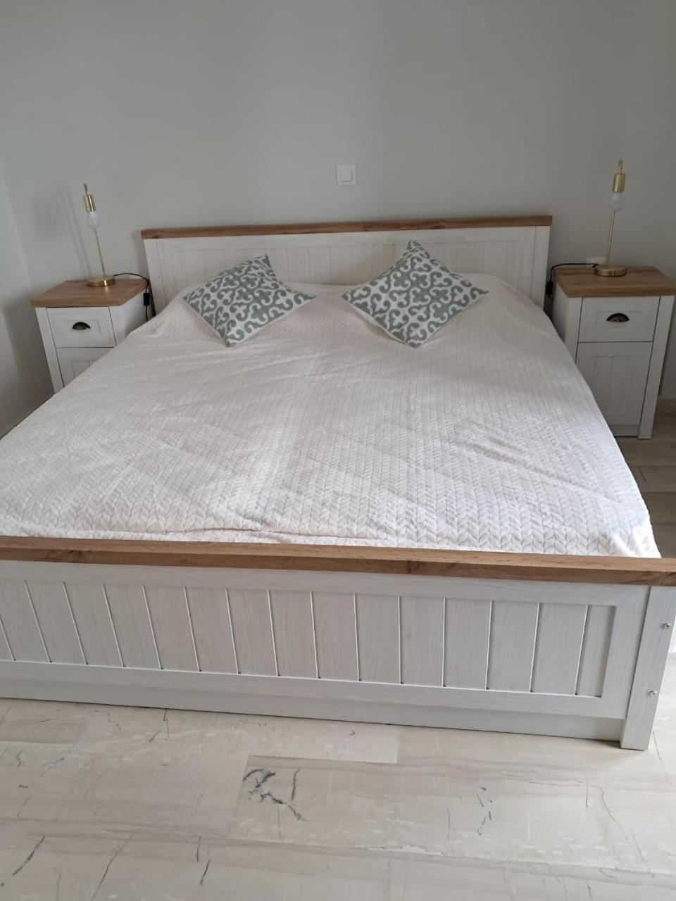 Erodios Apartments Каливес Екстериор снимка